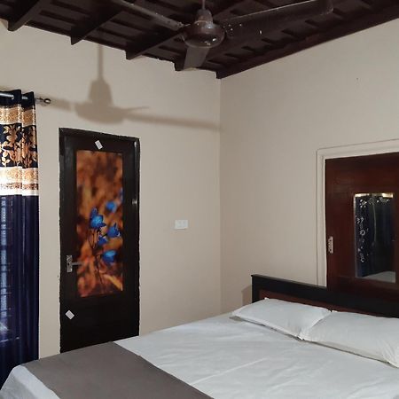 Valiyath Holidays Homestay Mundrothuruth Екстериор снимка