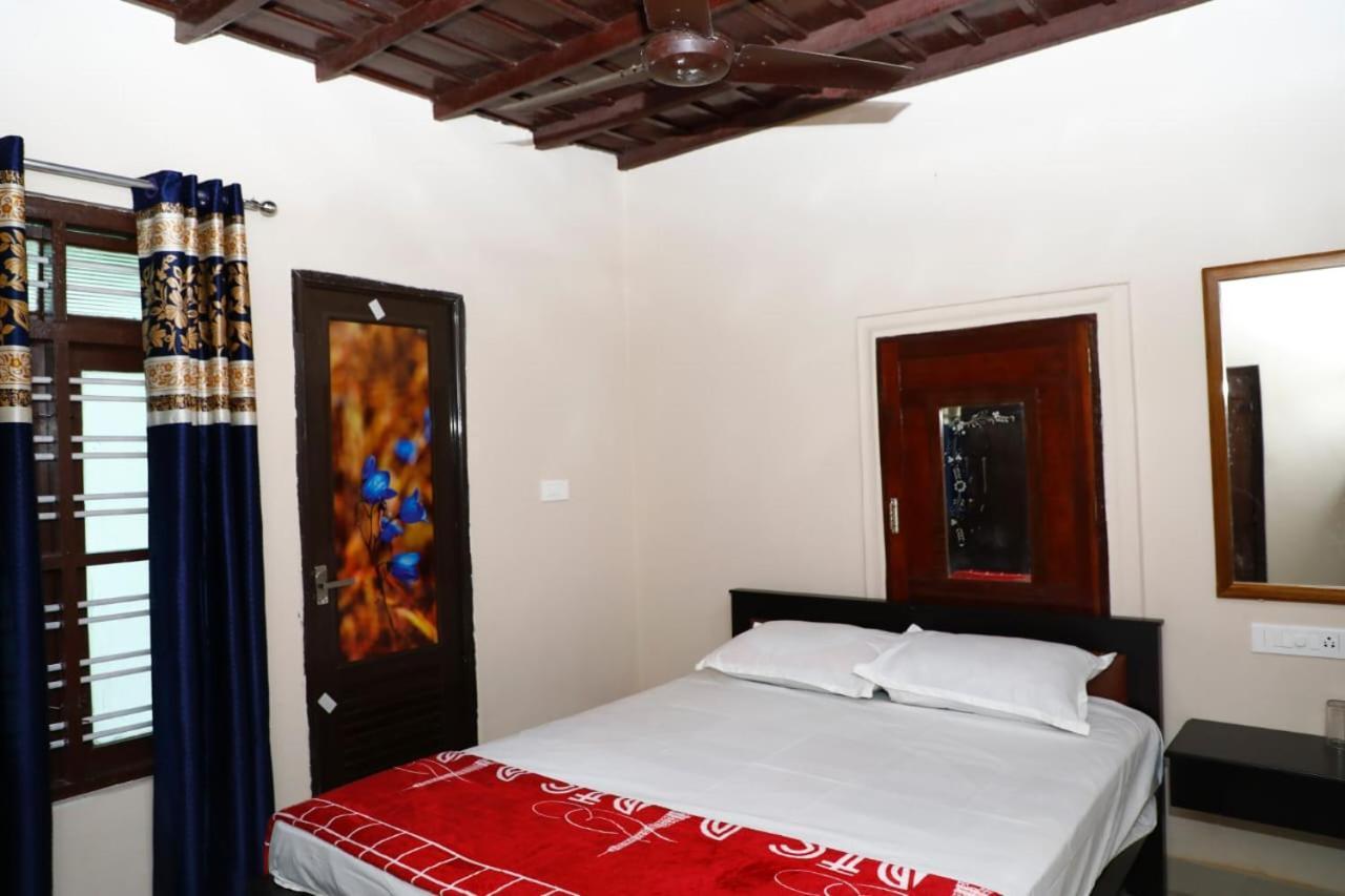 Valiyath Holidays Homestay Mundrothuruth Екстериор снимка
